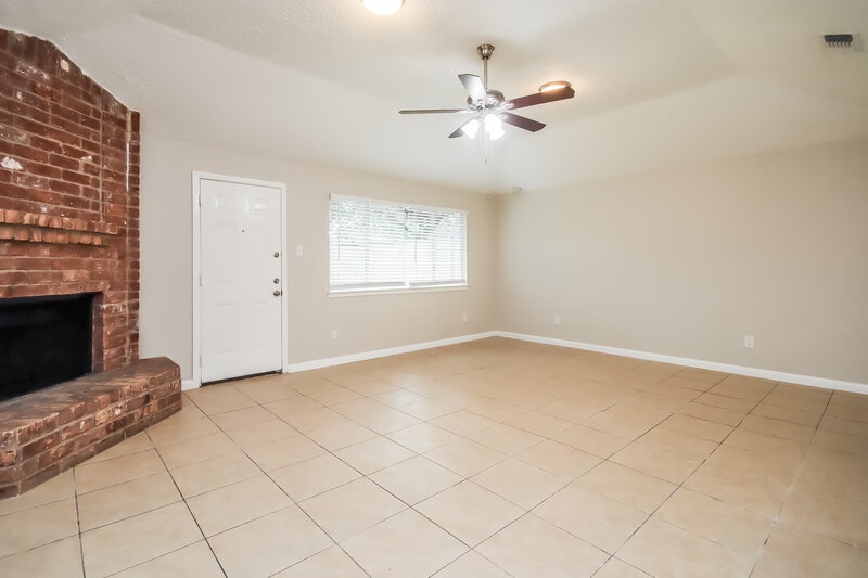 1,785/Mo, 24034 Spring Gum Dr Spring, TX 77373 Living Room View