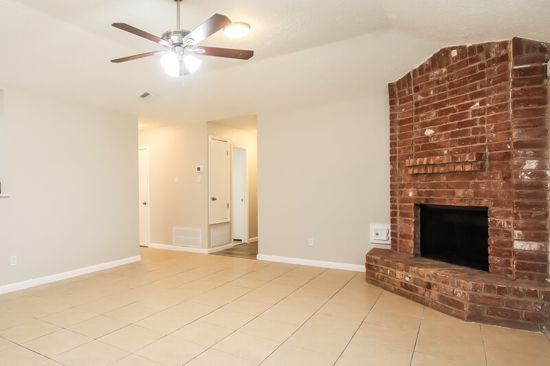 1,785/Mo, 24034 Spring Gum Dr Spring, TX 77373 Living Room View 2