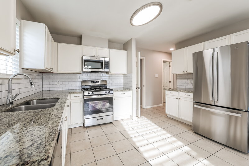 1,955/Mo, 6614 Carly Park Way Houston, TX 77084 Kitchen View