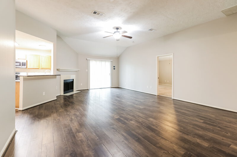 1,545/Mo, 271 Indian Falls S Montgomery, TX 77316 Living Room View 3