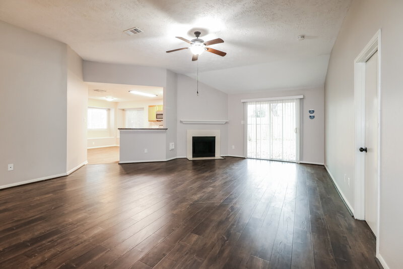 1,545/Mo, 271 Indian Falls S Montgomery, TX 77316 Living Room View 4