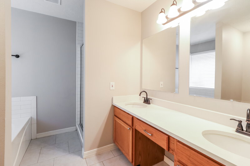 1,545/Mo, 271 Indian Falls S Montgomery, TX 77316 Main Bathroom View