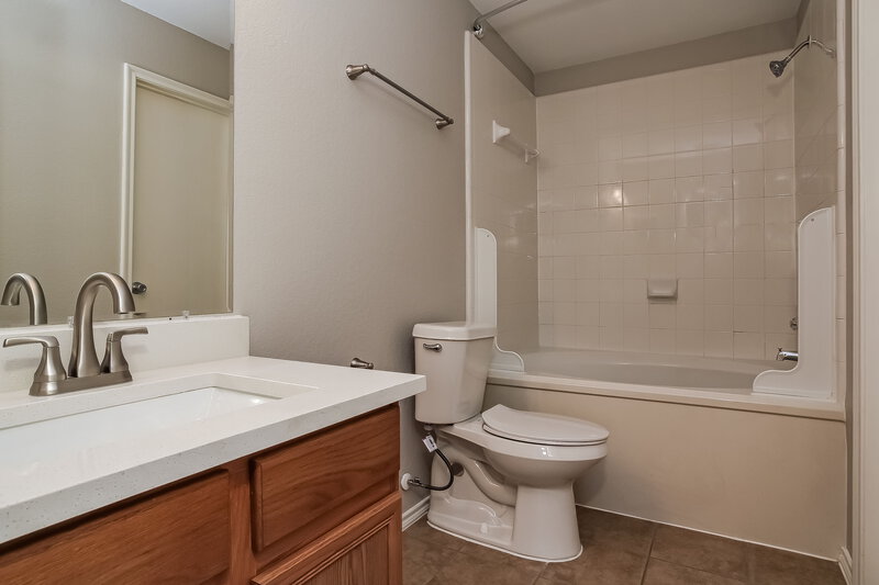 2,385/Mo, 6527 Winter Mountain Ln Spring, TX 77379 Bathroom View