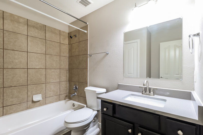 2,305/Mo, 8103 Rudy Brook Way Spring, TX 77379 Bathroom View