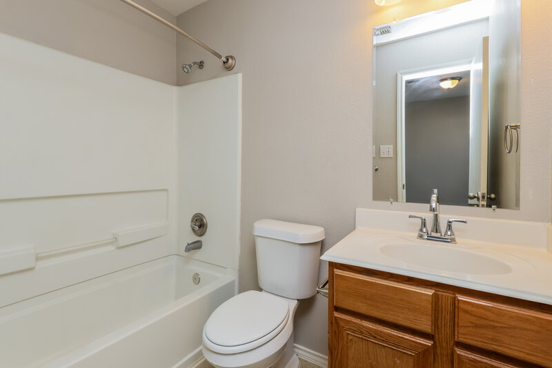 1,560/Mo, 7219 Rising Brook Dr Cypress, TX 77433 Bathroom View