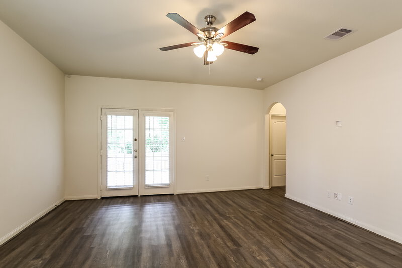 2,035/Mo, 7523 Fettle Ln Conroe, TX 77304 Living Room View