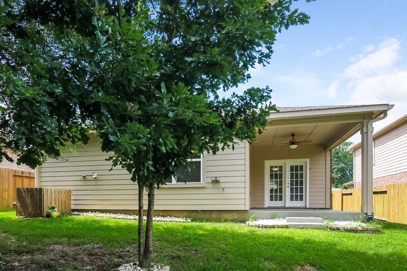 2,035/Mo, 7523 Fettle Ln Conroe, TX 77304 Rear View