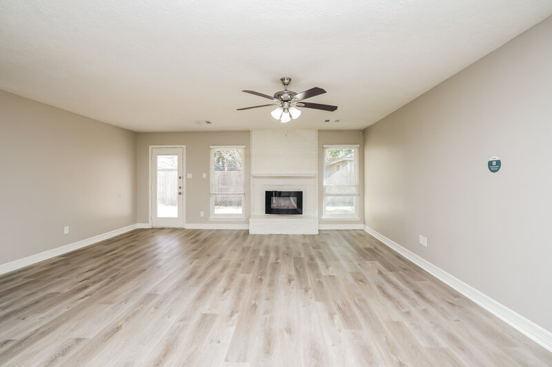 1,875/Mo, 3514 Glenwood Springs Dr Kingwood, TX 77345 Living Room View