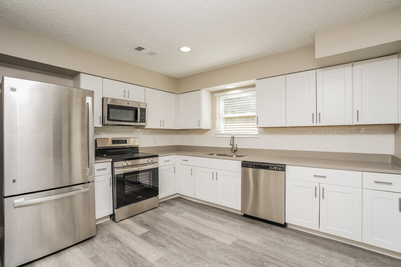 1,875/Mo, 3514 Glenwood Springs Dr Kingwood, TX 77345 Kitchen View