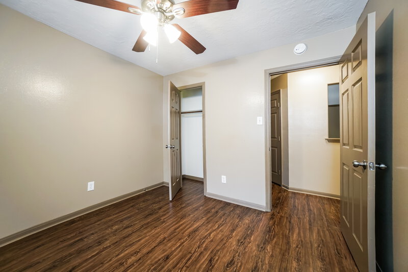 2,540/Mo, 130 Wimberly Way Conroe, TX 77385 Bedroom View