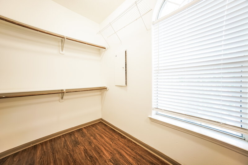 2,425/Mo, 130 Wimberly Way Conroe, TX 77385 Amenities View