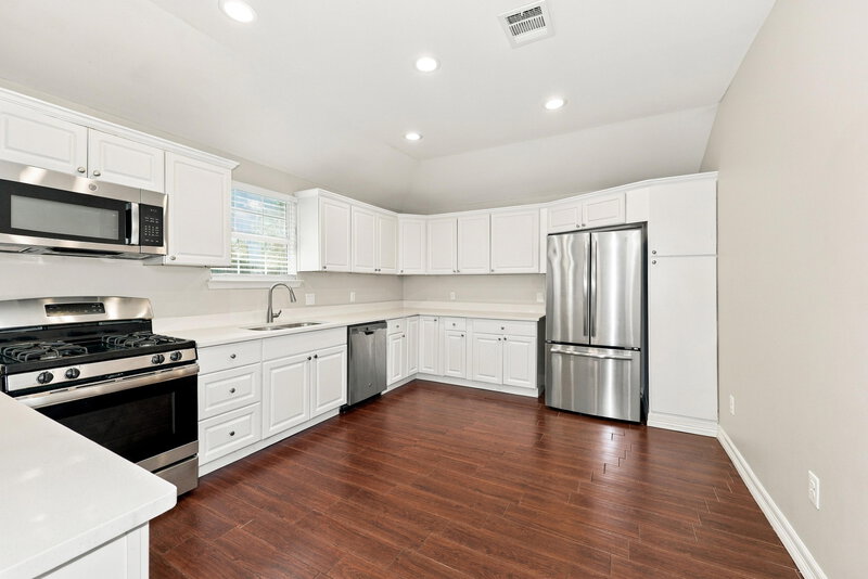 2,180/Mo, 7923 Fall Glen Dr Houston, TX 77040 Kitchen View
