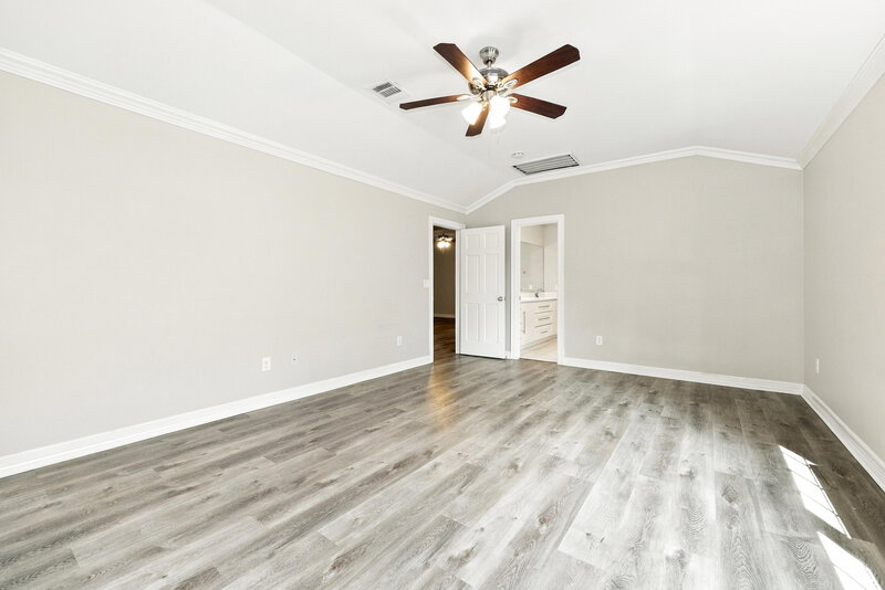 2,180/Mo, 7923 Fall Glen Dr Houston, TX 77040 Primary Bedroom View