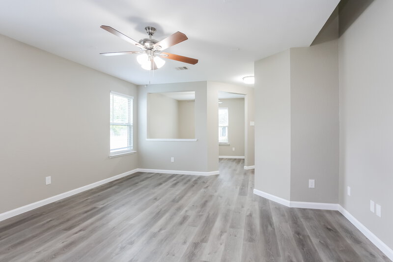 2,020/Mo, 21627 Mossey Pines Ct Humble, TX 77338 Living Room View 2
