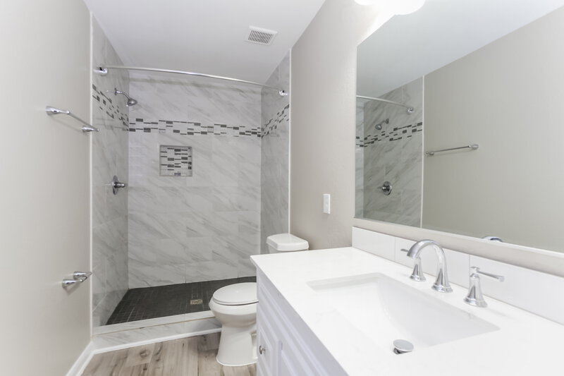 2,020/Mo, 21627 Mossey Pines Ct Humble, TX 77338 Main Bathroom View