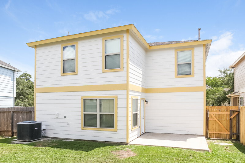 2,020/Mo, 21627 Mossey Pines Ct Humble, TX 77338 Rear View