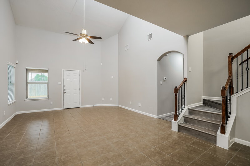 2,335/Mo, 7931 Branson Park Ln Humble, TX 77338 Living Room View