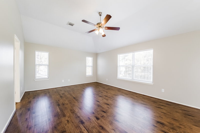 2,175/Mo, 17615 Memorial Falls Dr Tomball, TX 77375 Main Bedroom View