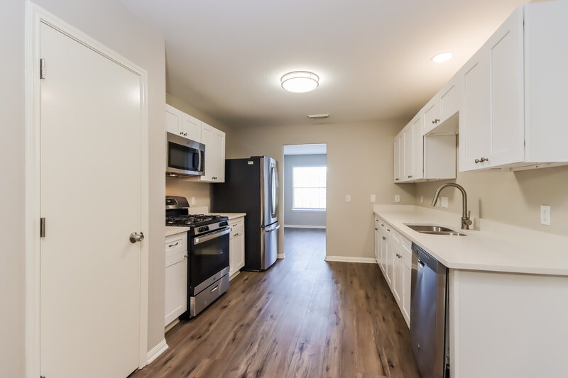 1,870/Mo, 7815 Longshire Ln Houston, TX 77040 Kitchen View