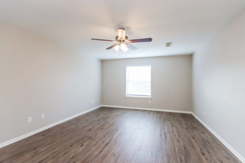 1,870/Mo, 7815 Longshire Ln Houston, TX 77040 Main Bedroom View