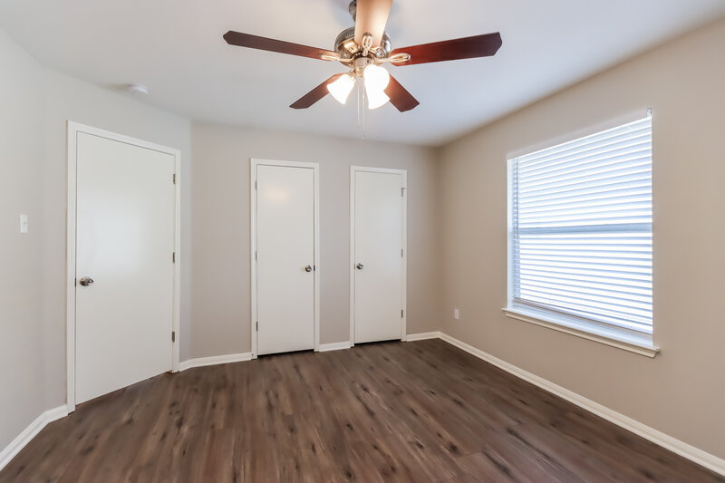 1,870/Mo, 7815 Longshire Ln Houston, TX 77040 Bedroom View 2