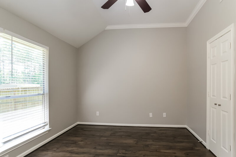 1,850/Mo, 1211 Toby Ln Conroe, TX 77301 Main Bedroom View 2
