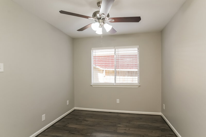 1,850/Mo, 1211 Toby Ln Conroe, TX 77301 Bedroom View 2