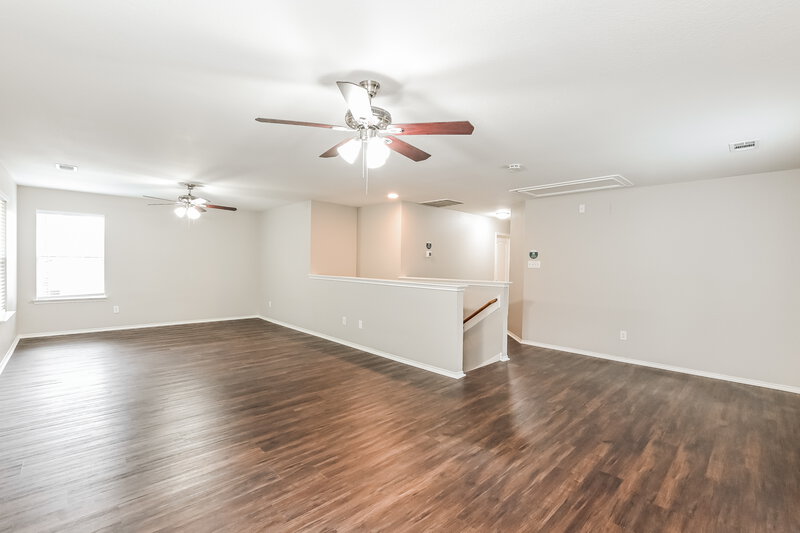 2,165/Mo, 19547 Rippling Brook Ln Tomball, TX 77375 Living Room View
