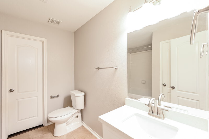 2,165/Mo, 19547 Rippling Brook Ln Tomball, TX 77375 Bathroom View