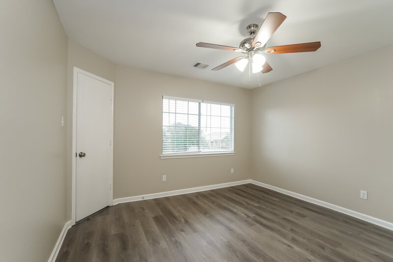 1,945/Mo, 4430 Amaryllis Ave Baytown, TX 77521 Bedroom View 2