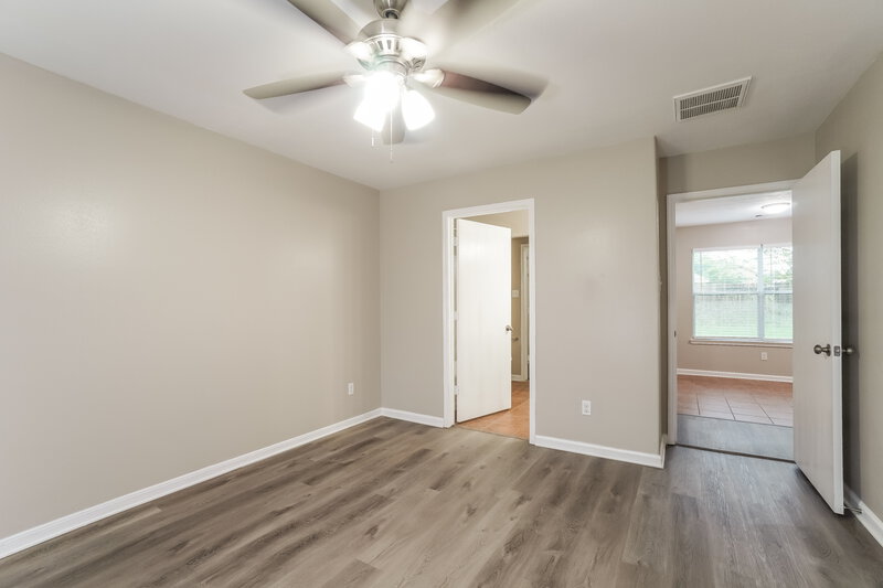 1,945/Mo, 4430 Amaryllis Ave Baytown, TX 77521 Bedroom View 5