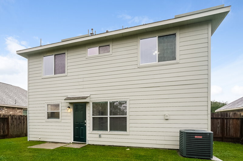 1,945/Mo, 4430 Amaryllis Ave Baytown, TX 77521 Rear View