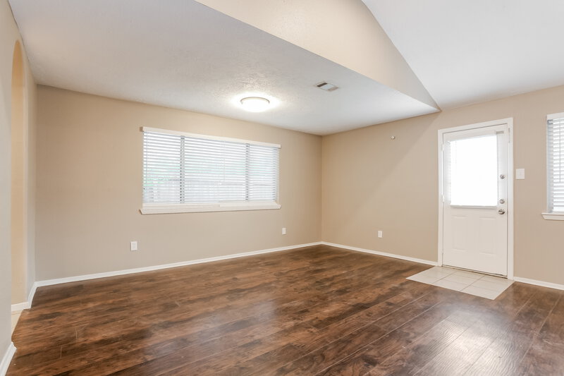 1,980/Mo, 8410 Lone Quail Dr Missouri City, TX 77489 Living Room View