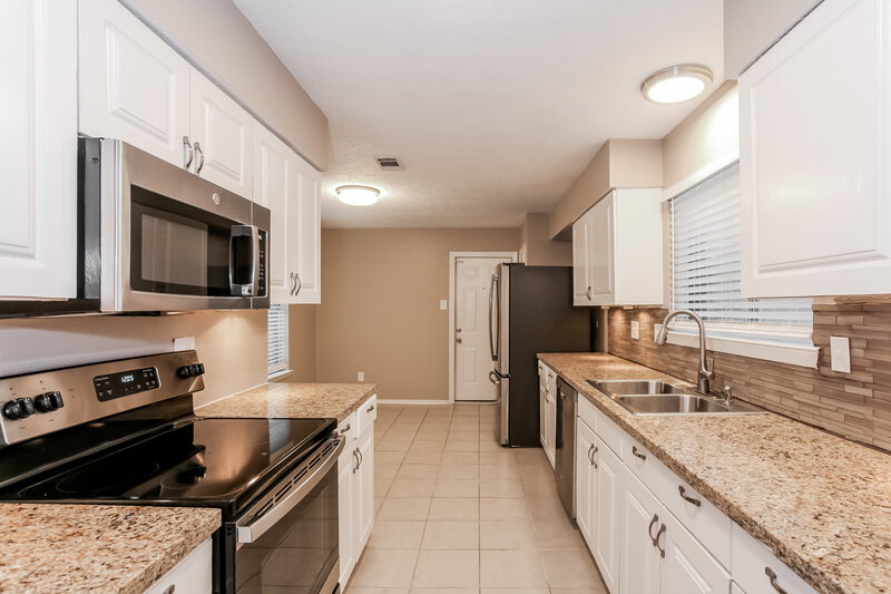1,980/Mo, 8410 Lone Quail Dr Missouri City, TX 77489 Kitchen View