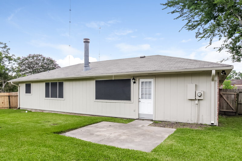 1,980/Mo, 8410 Lone Quail Dr Missouri City, TX 77489 Rear View