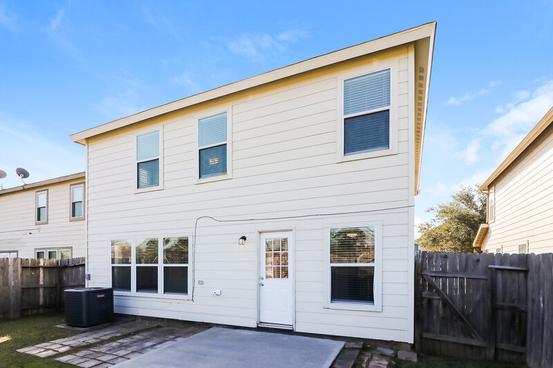 1,860/Mo, 19514 Bold River Rd Tomball, TX 77375 Rear View 2