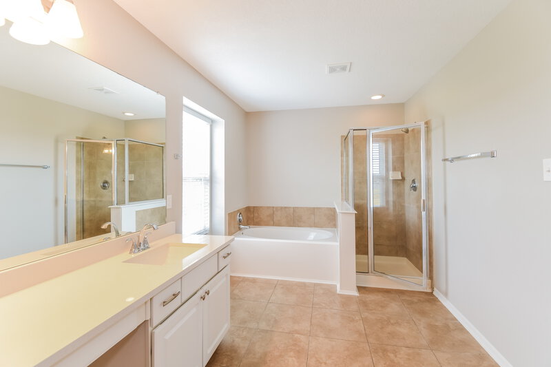 2,475/Mo, 24210 Bentgate Dr Spring, TX 77373 Main Bathroom View