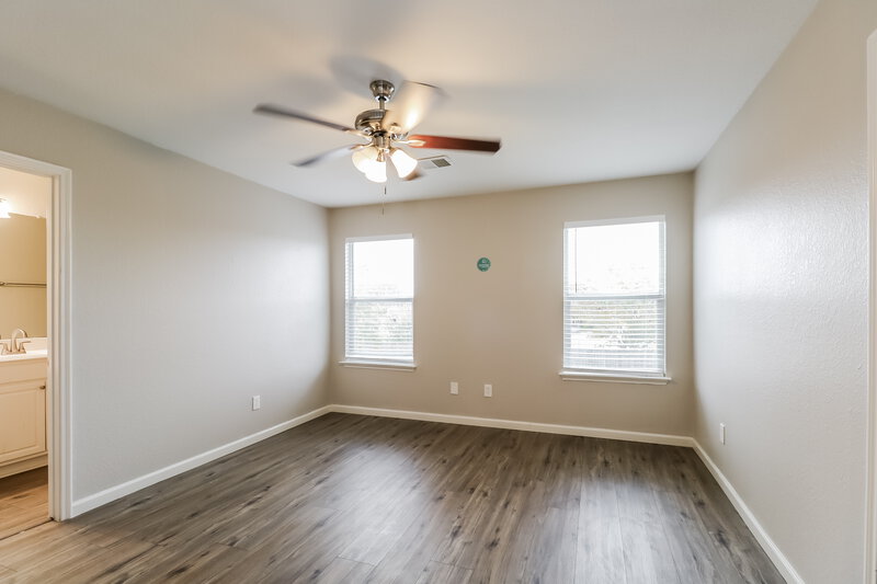 2,060/Mo, 4027 Carmel Ridge Way Pasadena, TX 77503 Main Bedroom View