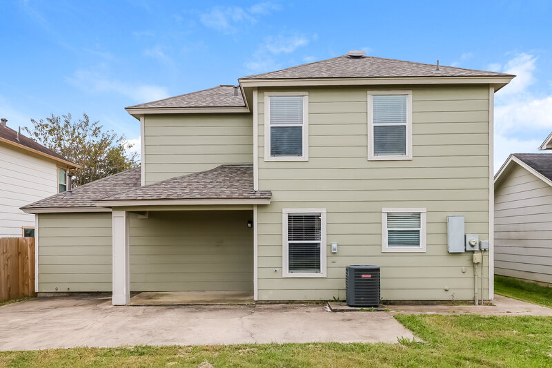 2,060/Mo, 4027 Carmel Ridge Way Pasadena, TX 77503 Rear View