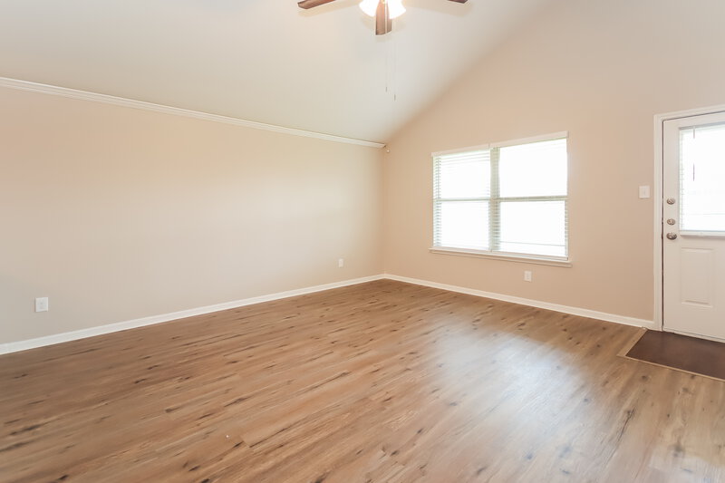 2,500/Mo, 14002 Brunswick Pl Dr Houston, TX 77047 Living Room View 2