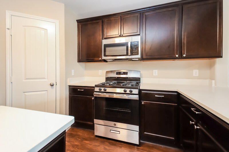2,500/Mo, 14002 Brunswick Pl Dr Houston, TX 77047 Kitchen View 2