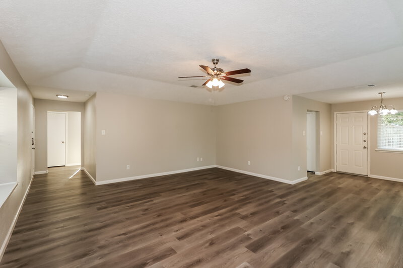 1,740/Mo, 4718 Roserock Ln Spring, TX 77388 Living Room View 2
