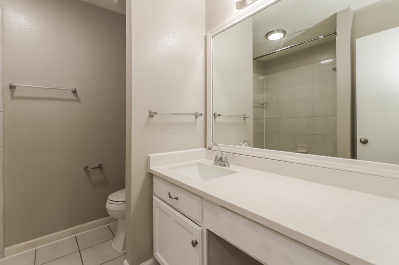 1,740/Mo, 4718 Roserock Ln Spring, TX 77388 Main Bathroom View