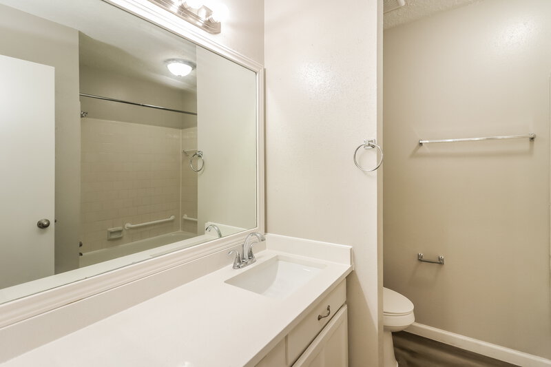 1,740/Mo, 4718 Roserock Ln Spring, TX 77388 Bathroom View