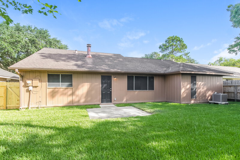 2,305/Mo, 2411 Webster Ranch Rd Friendswood, TX 77546 Rear View