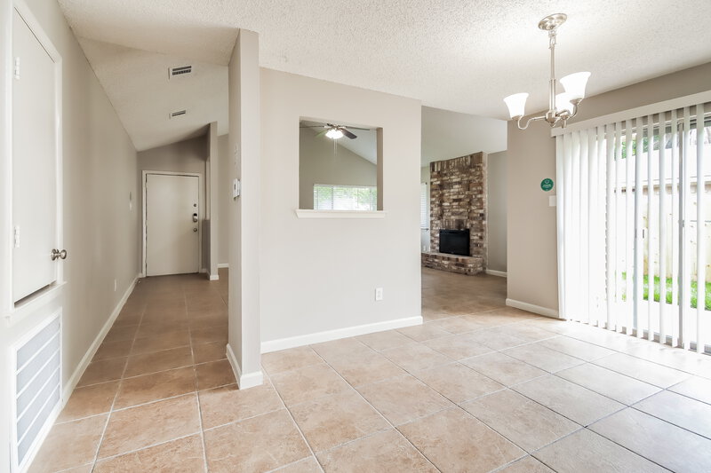 1,770/Mo, 7223 La Entrada Dr Houston, TX 77083 Dining Room View