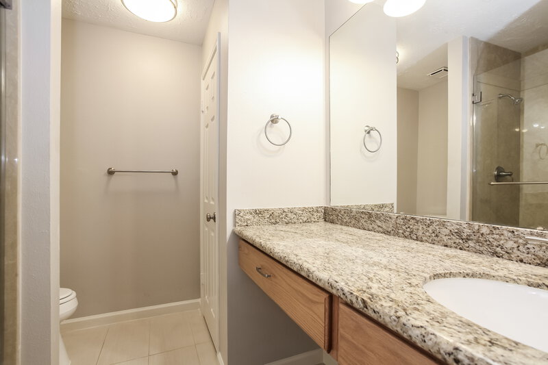 3,320/Mo, 2306 Old Dixie Dr Richmond, TX 77406 Main Bathroom View