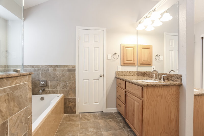 3,320/Mo, 2306 Old Dixie Dr Richmond, TX 77406 Bathroom View