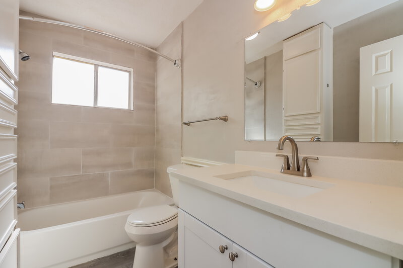 1,900/Mo, 20907 Fernhollow Ln Spring, TX 77388 Bathroom View