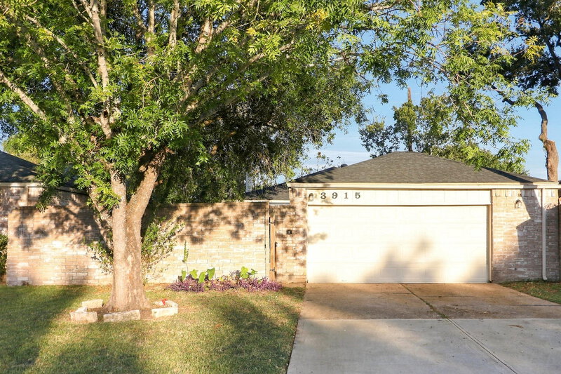 1,885/Mo, 3915 Vineyard Dr Houston, TX 77082 External View